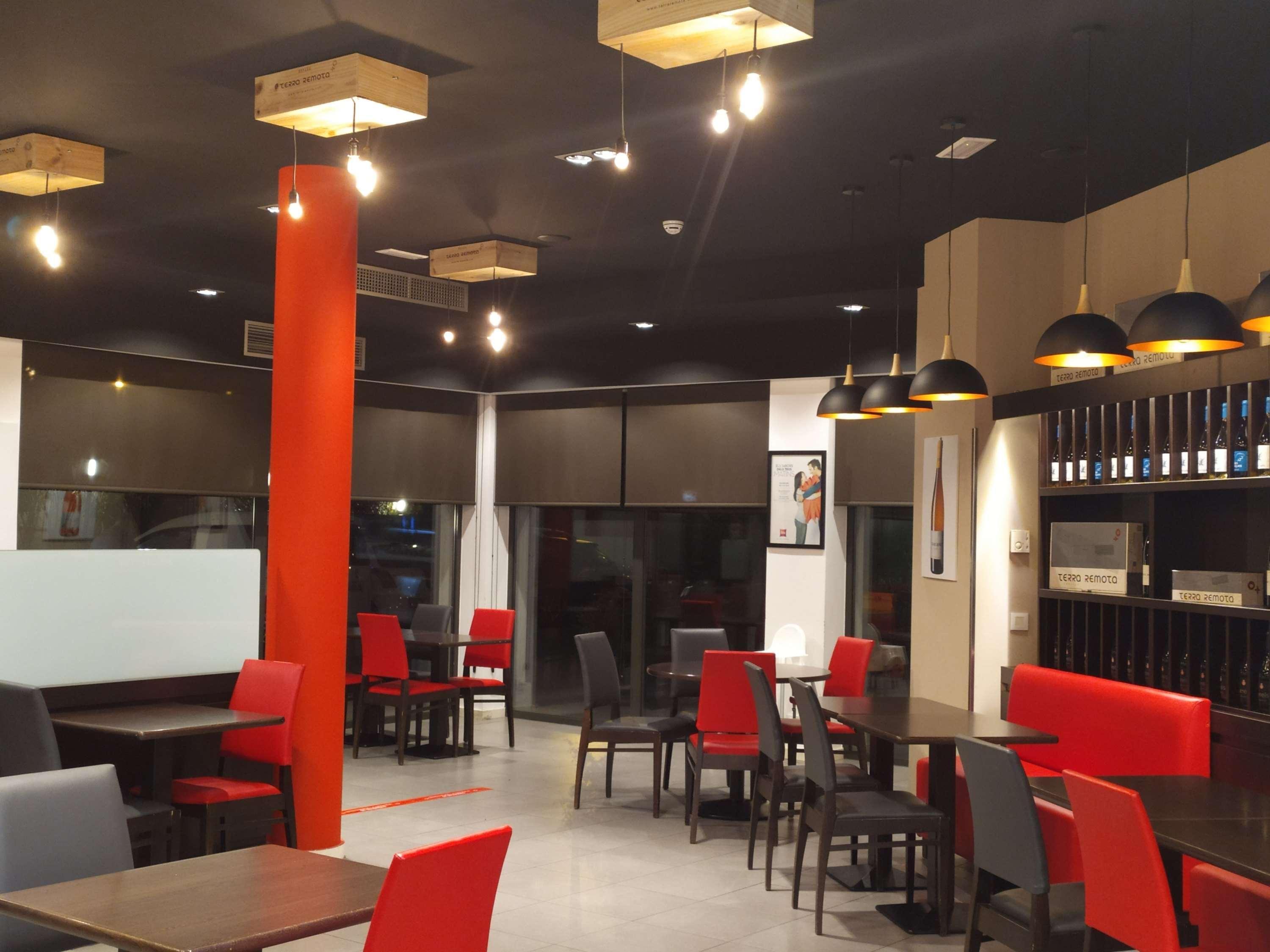 Ibis Girona Hotel Exterior foto