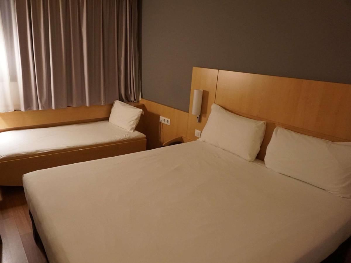 Ibis Girona Hotel Exterior foto