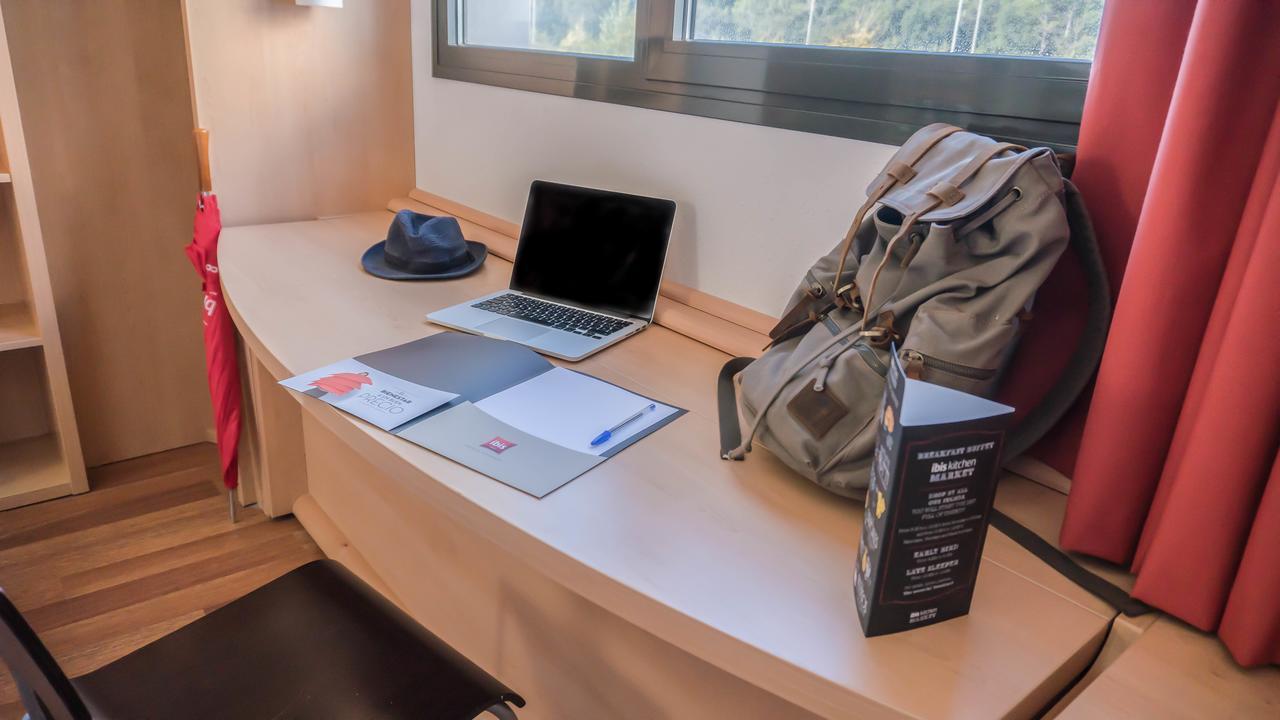 Ibis Girona Hotel Exterior foto